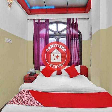 Oyo 82407 K Shree Guest House พาราณสี ภายนอก รูปภาพ