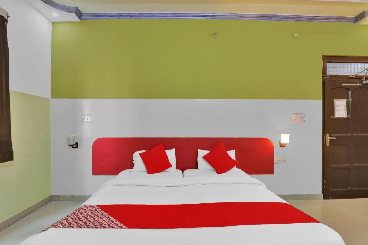 Oyo 82407 K Shree Guest House พาราณสี ภายนอก รูปภาพ