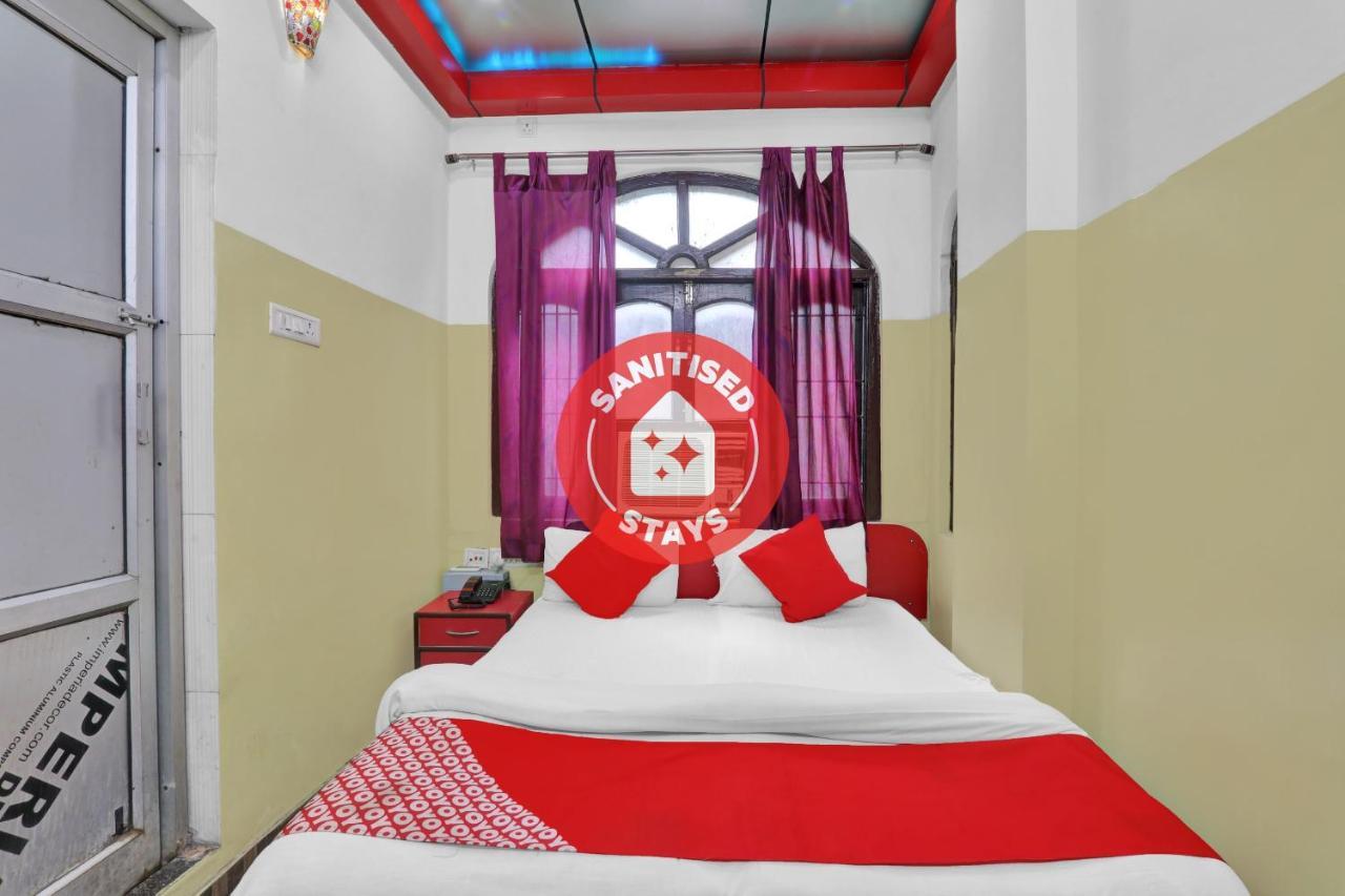 Oyo 82407 K Shree Guest House พาราณสี ภายนอก รูปภาพ