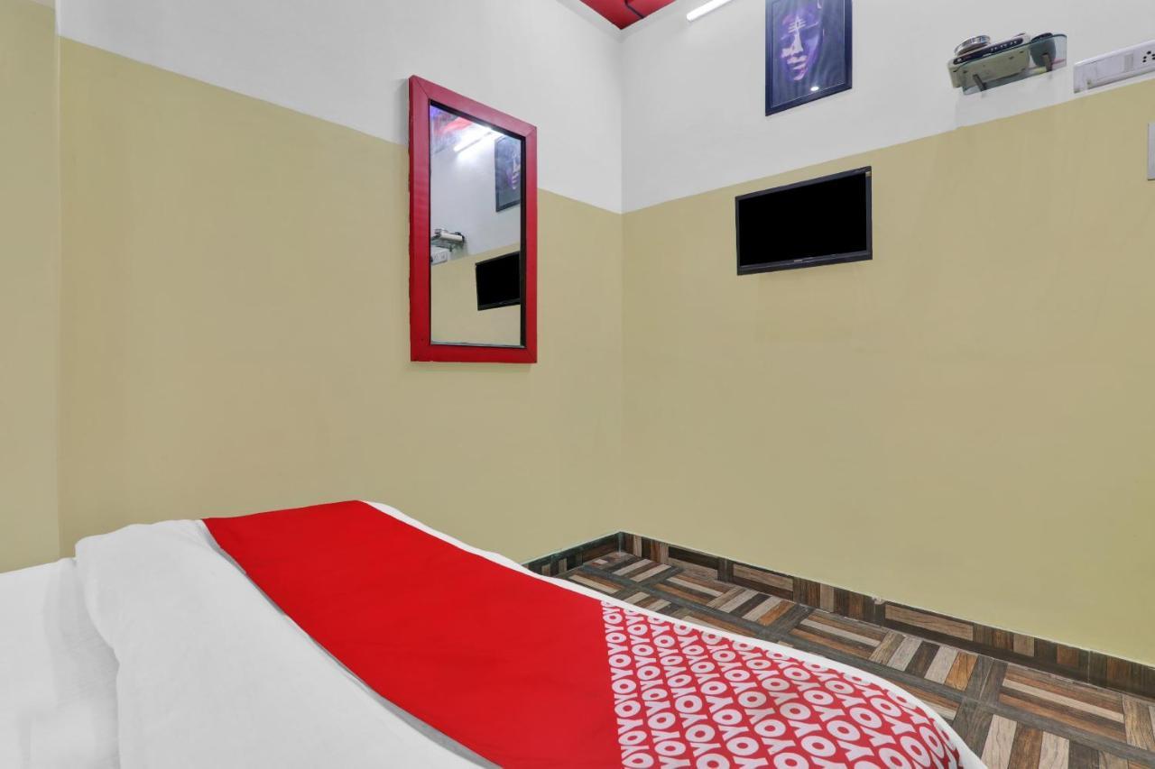 Oyo 82407 K Shree Guest House พาราณสี ภายนอก รูปภาพ