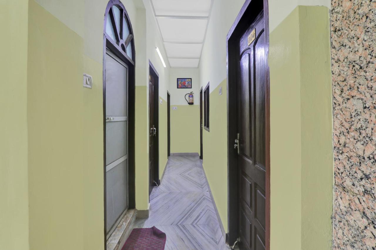 Oyo 82407 K Shree Guest House พาราณสี ภายนอก รูปภาพ