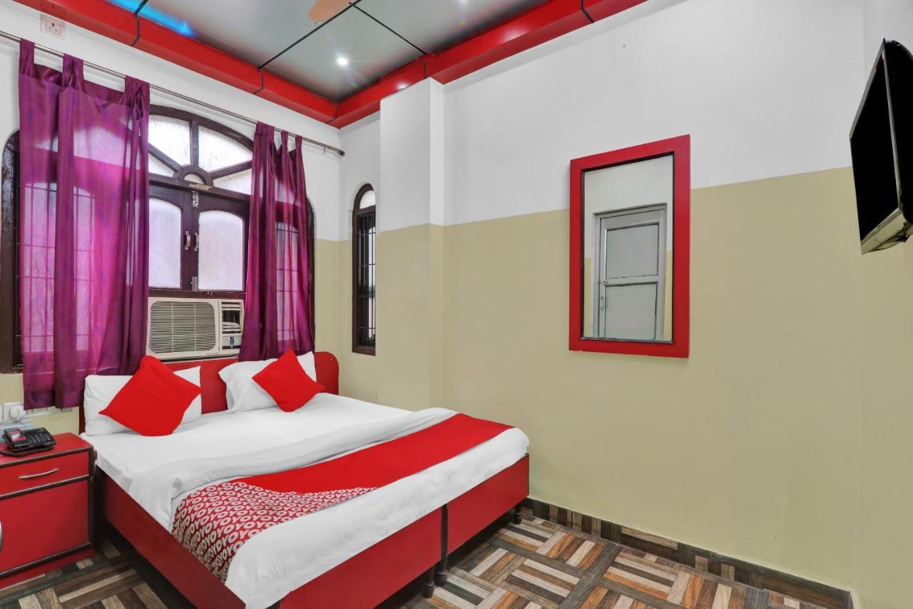 Oyo 82407 K Shree Guest House พาราณสี ภายนอก รูปภาพ